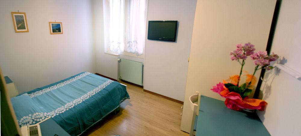 Albergo Savoia Ospedaletti Extérieur photo