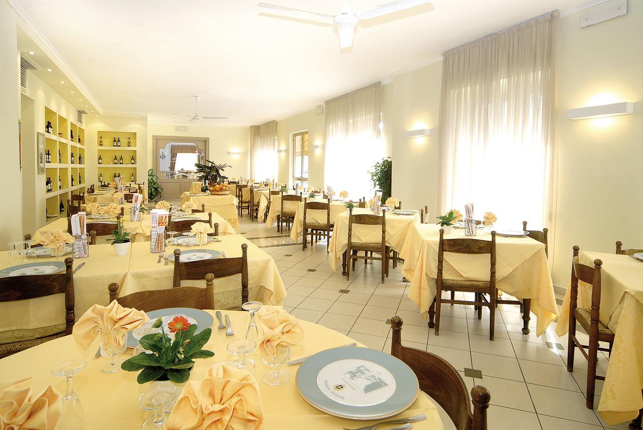 Albergo Savoia Ospedaletti Extérieur photo