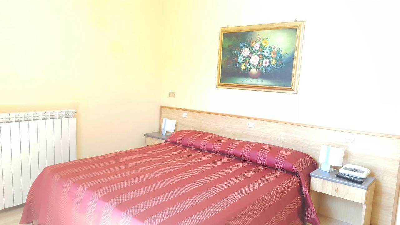 Albergo Savoia Ospedaletti Extérieur photo