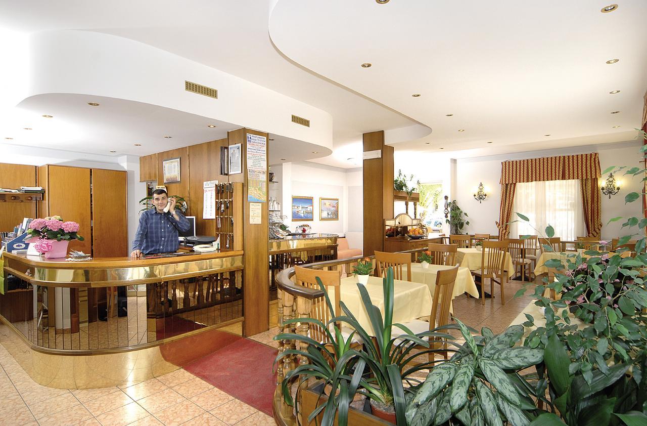 Albergo Savoia Ospedaletti Extérieur photo
