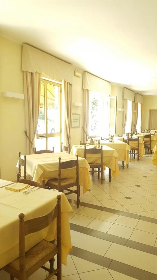 Albergo Savoia Ospedaletti Extérieur photo