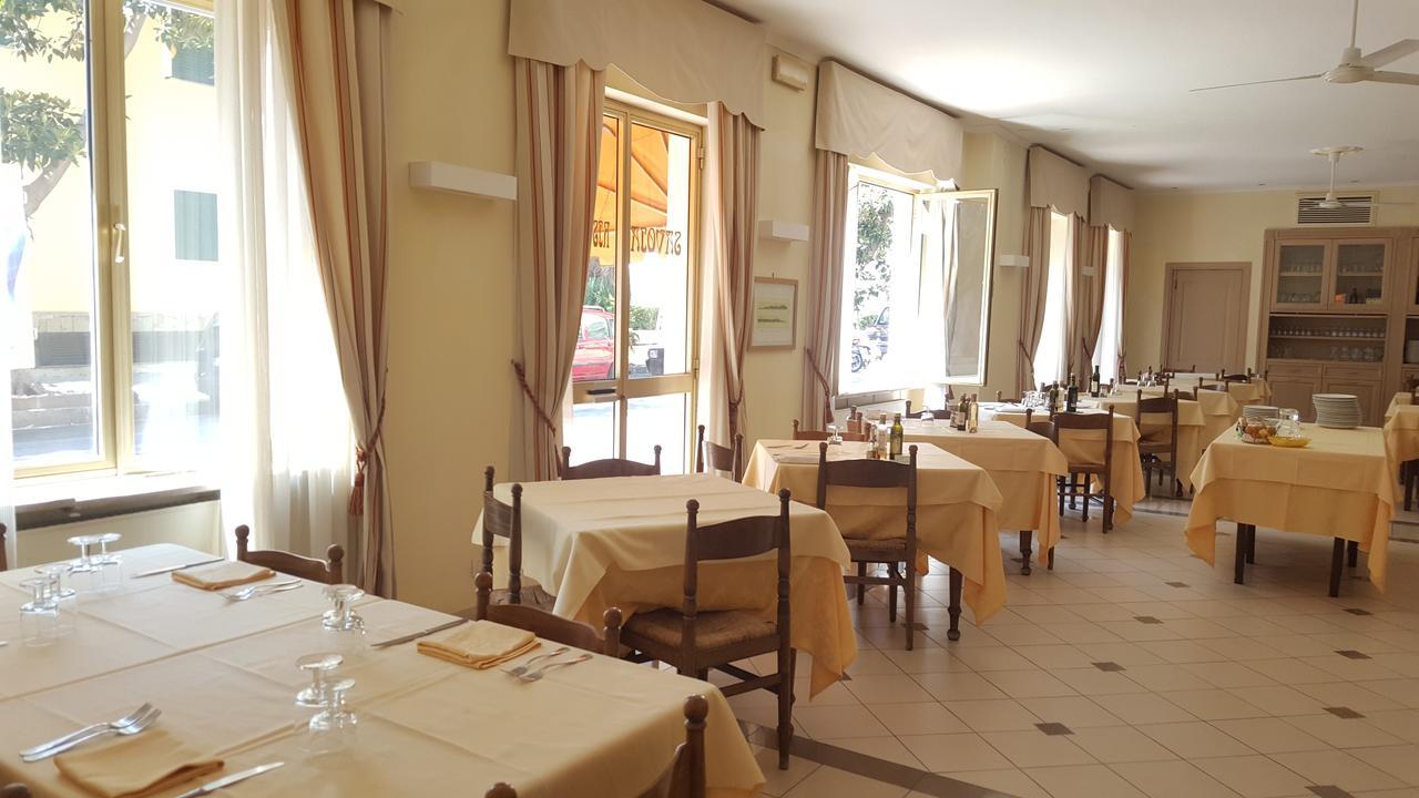 Albergo Savoia Ospedaletti Extérieur photo